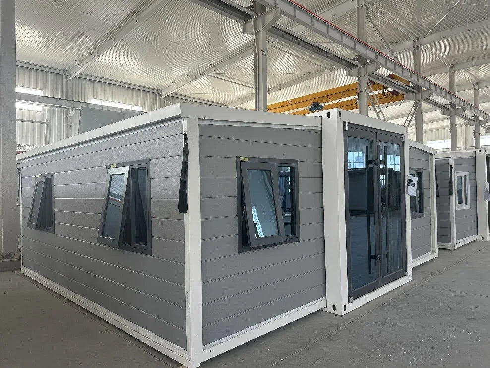 Red Color Expandable Steel Frame Container Home With 3 Rooms