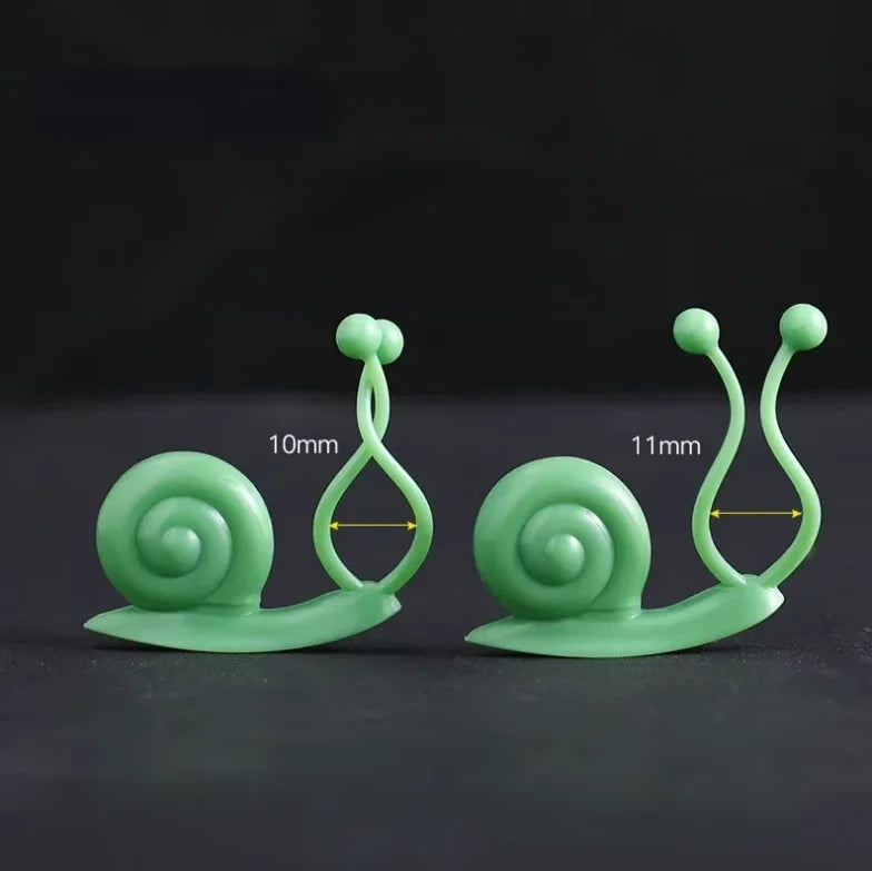 Green Color Plant Climbing Wall Clips – Seamless Adhesive Supports