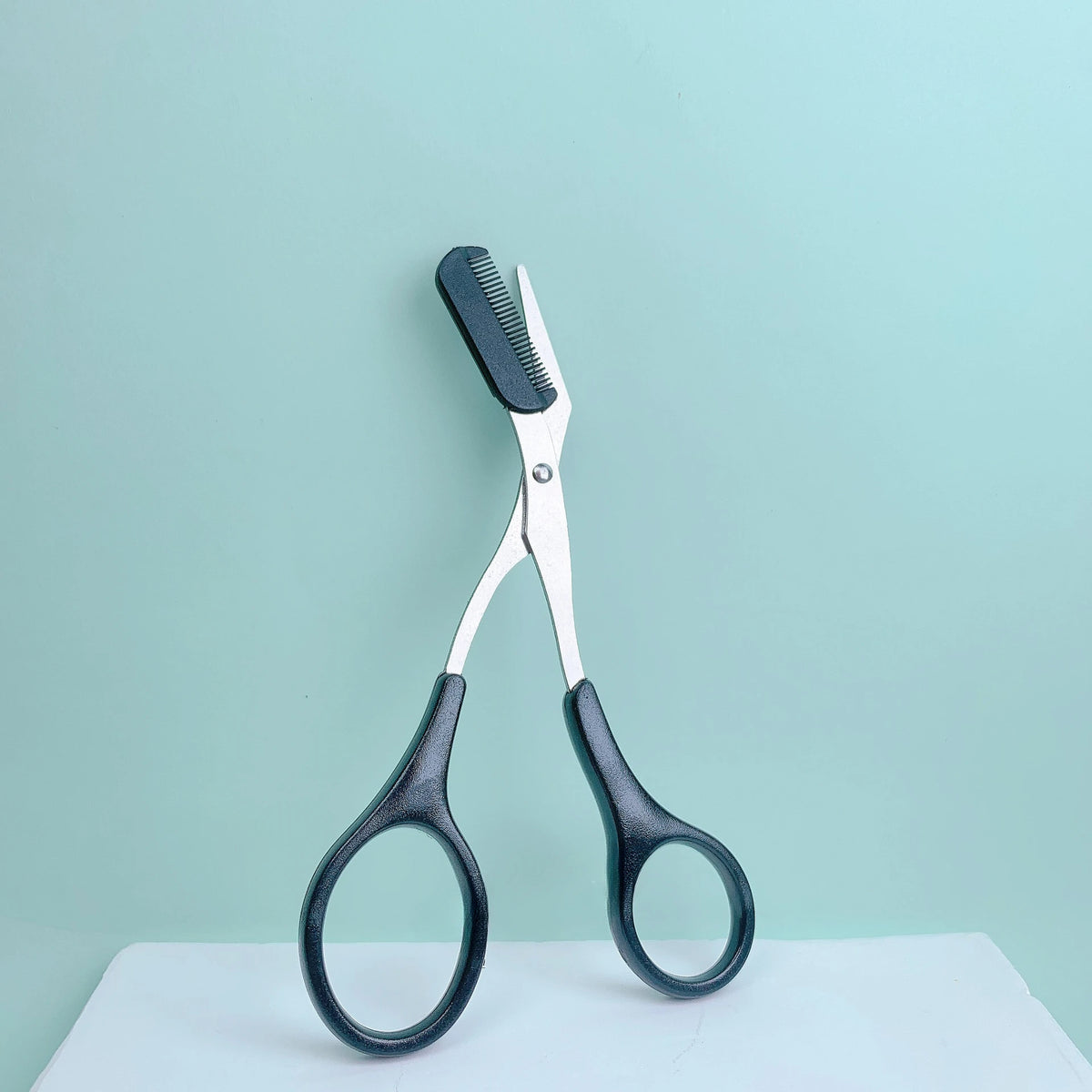black Color Eyebrow Trimming Scissors With Comb – Precise Shaping Tool