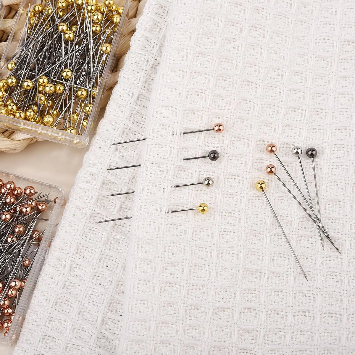 Straight Sewing Pins With Colored Glass Heads 32 mm