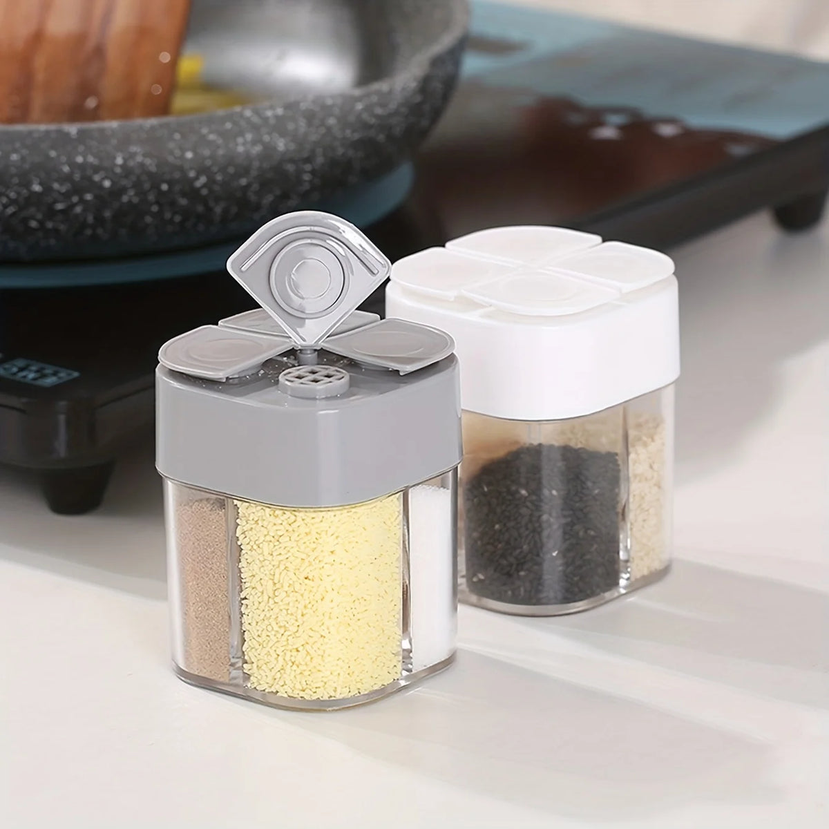 4-in-1 Camping Spice Shaker Jar With Divided Compartments
